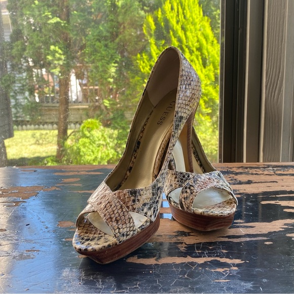Guess snake skin open toe platform sling back pumps / stilettos 8.5. Free ship - Picture 8 of 10